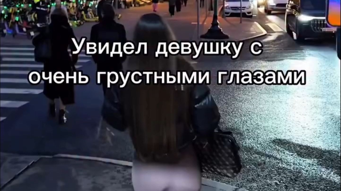 街头系列-空气刘海黑色马尾的丰满便利店员